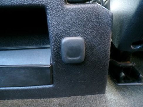 Used 2017 GMC Sierra 1500 SLE w/ SLE Value Package image 11