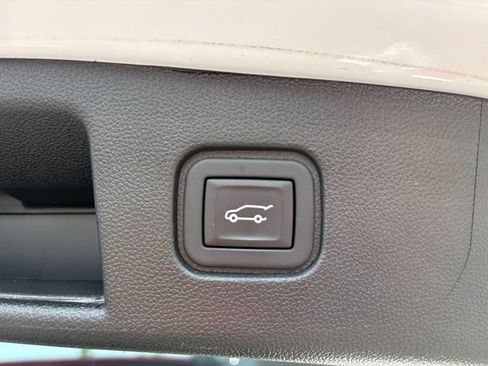 Used 2024 Chevrolet Blazer EV LT AWD/4WD image 17