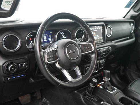Used 2022 Jeep Wrangler Unlimited Sahara w/ Cold Weather Group AWD/4WD image 19