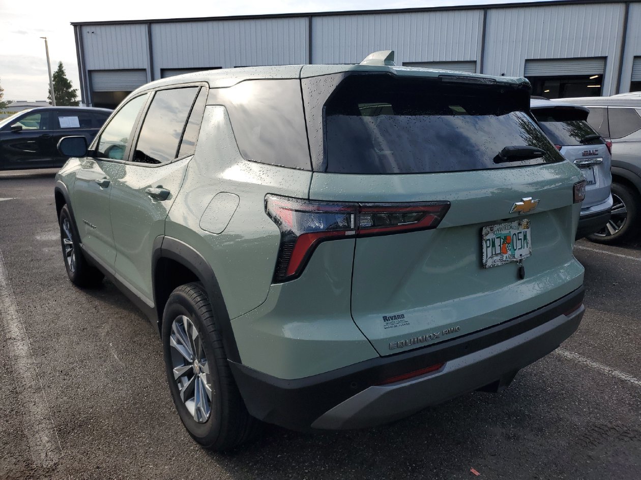 Used 2026 Chevrolet Equinox LT AWD/4WD image 3