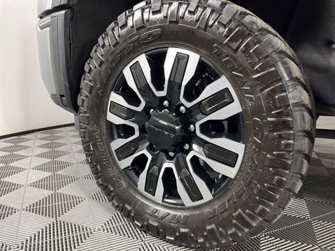 Used 2025 GMC Sierra 2500 Denali Ultimate w/ Max Trailering Package image 12