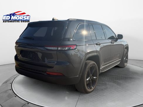 Used 2024 Jeep Grand Cherokee Limited w/ Black Appearance Package AWD/4WD image 5