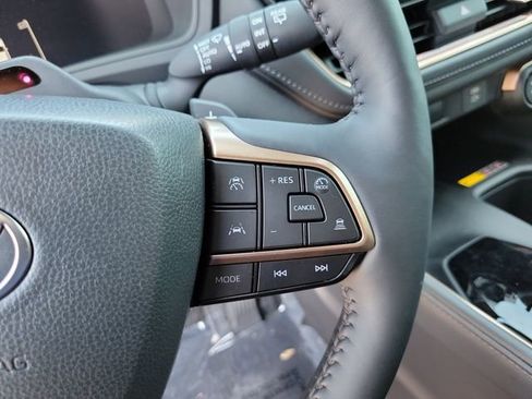 Used 2025 Toyota Grand Highlander AWD Hybrid image 16