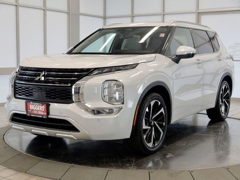 Used 2024 Mitsubishi Outlander SEL image 4