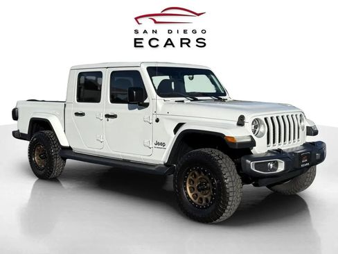 Used 2020 Jeep Gladiator Overland w/ Popular Equipment Package image 3