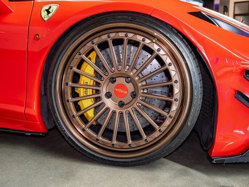 Used 2012 Ferrari 458 Spider image 19