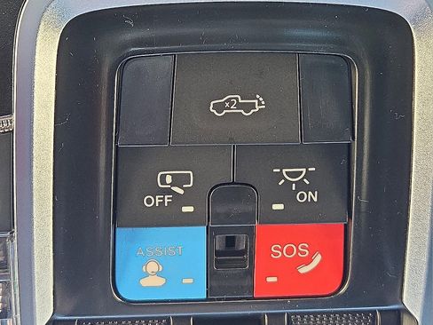 New 2026 RAM 1500 4x4 Crew Cab image 22