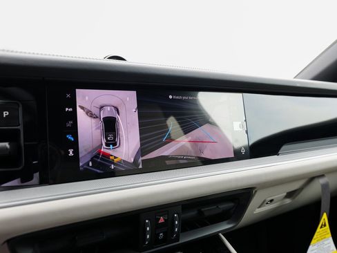 New 2025 Porsche Cayenne E-Hybrid Coupe image 19