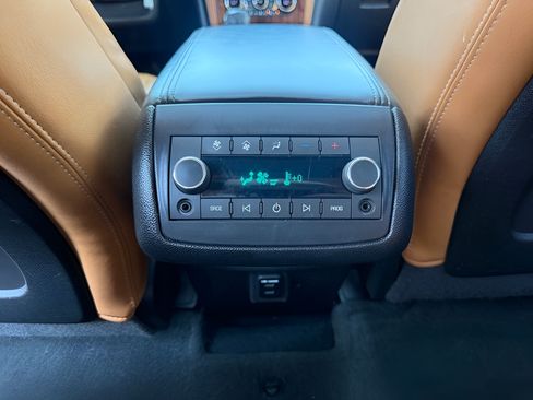 Used 2014 Chevrolet Traverse LT FWD image 34