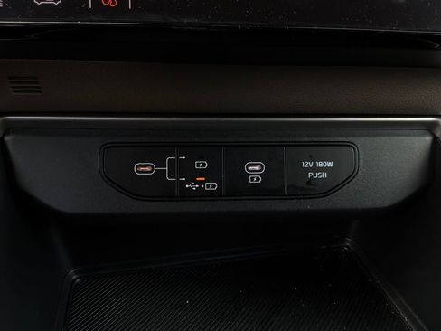 Used 2026 Kia Carnival FWD image 28