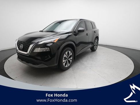 Used 2023 Nissan Rogue SV image 1