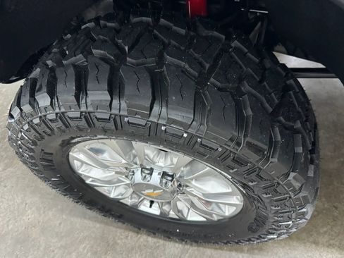 Used 2021 Chevrolet Silverado 2500 High Country w/ Z71 Off-Road Package AWD/4WD image 9
