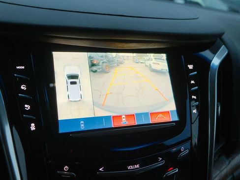 Used 2019 Cadillac Escalade Luxury image 23