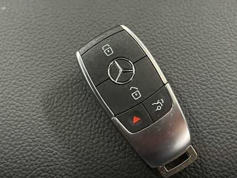 Certified 2026 Mercedes-Benz GLB 250 4MATIC image 38