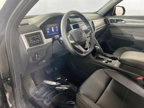 Used 2023 Volkswagen Atlas Cross Sport SE AWD/4WD image 9