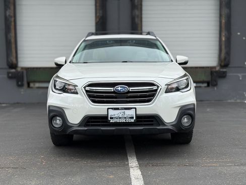 Used 2018 Subaru Outback 2.5i Limited AWD/4WD image 9