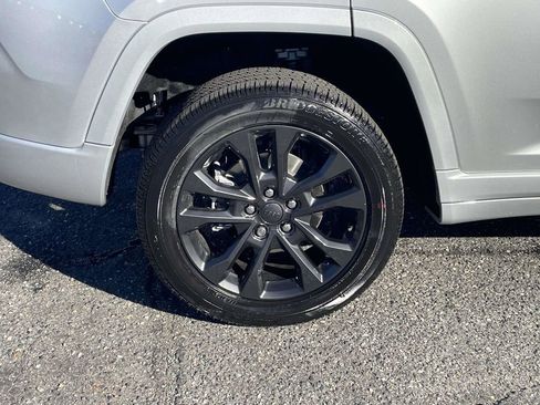 New 2026 Jeep Grand Cherokee Limited AWD/4WD image 10