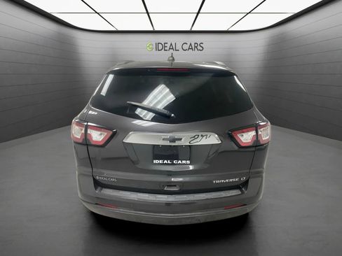 Used 2016 Chevrolet Traverse LT w/ Style and Technology Package FWD image 6