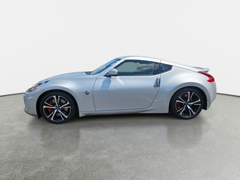 Used 2020 Nissan 370Z Touring Sport image 8