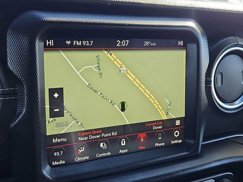 Used 2022 Jeep Wrangler Unlimited Sahara image 16