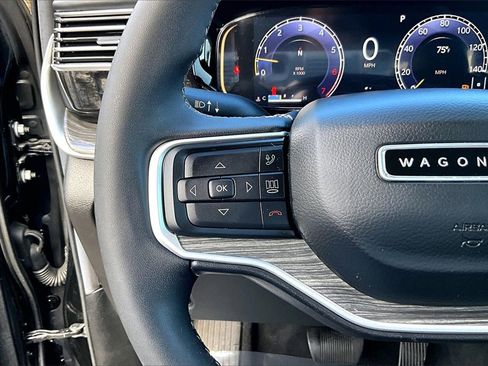 Used 2022 Jeep Wagoneer Series III w/ Flexible Seating Group image 11