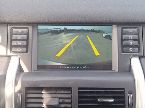 Used 2019 Land Rover Discovery Sport HSE image 13