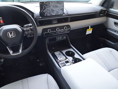 New 2025 Honda Pilot EX-L image 18