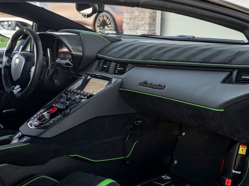 Used 2020 Lamborghini Aventador SVJ image 27