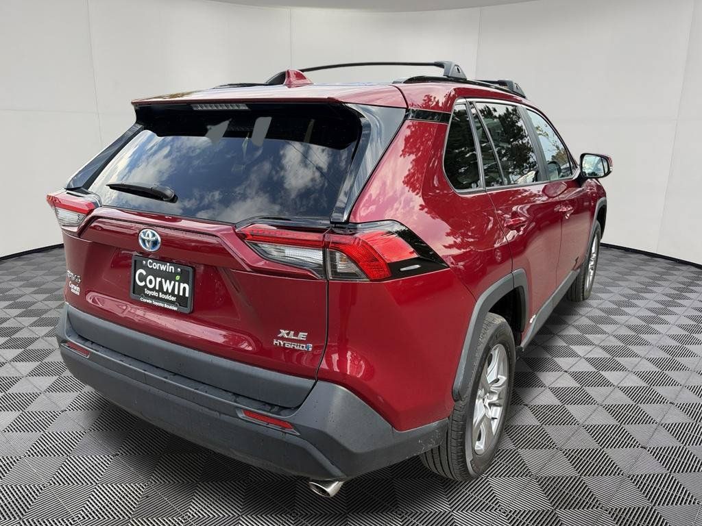 Used 2024 Toyota RAV4 XLE w/ Convenience Package AWD/4WD image 9