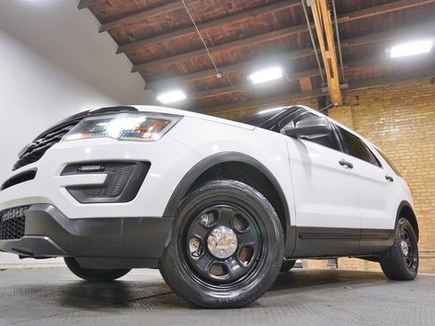 Used 2017 Ford Explorer 4WD Police Interceptor image 3