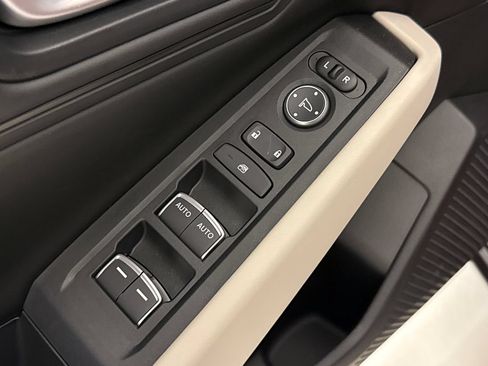 Used 2025 Honda Accord SE image 19
