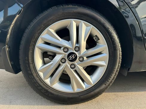 Used 2020 Hyundai Elantra SEL FWD image 27