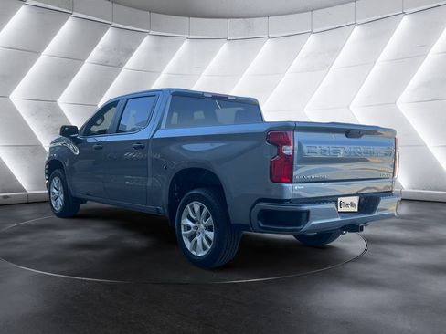 Used 2020 Chevrolet Silverado 1500 Custom w/ Custom Value Package RWD image 3