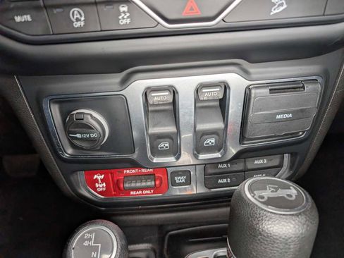 Used 2019 Jeep Wrangler Rubicon image 25