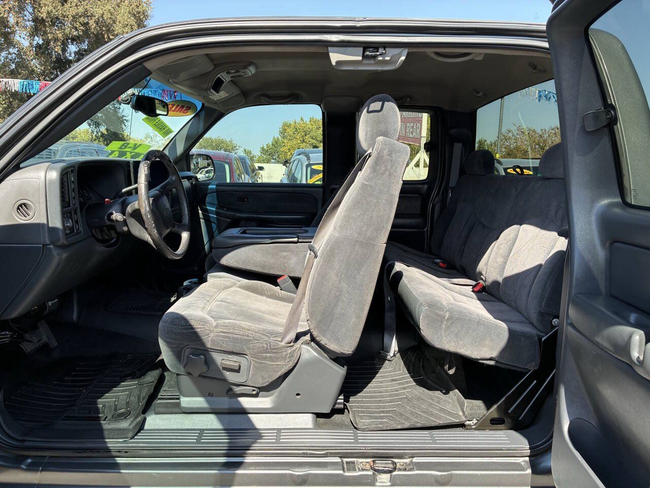 Used 2001 Chevrolet Silverado 1500 LS w/ Off-Road Chassis Pkg AWD/4WD image 4
