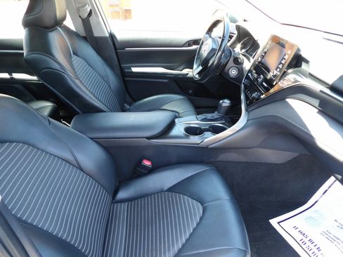 Used 2021 Toyota Camry SE FWD image 16