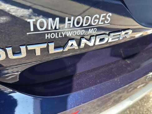 Used 2022 Mitsubishi Outlander SE image 7