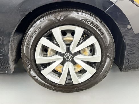 Used 2023 Honda Civic Sport image 32