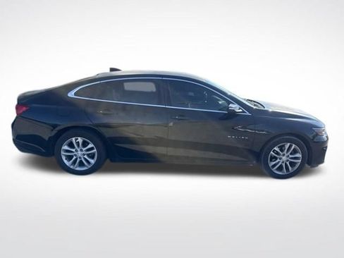 Used 2016 Chevrolet Malibu LT w/ Leather Package FWD image 9