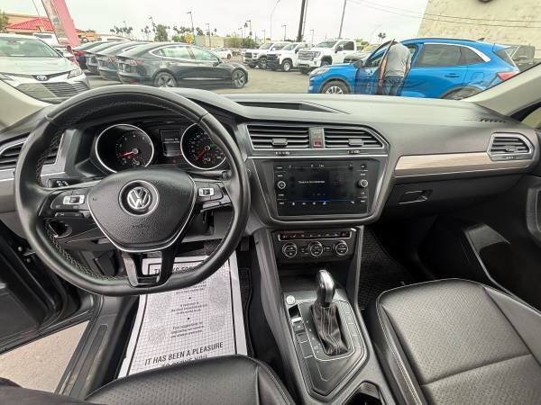 Used 2021 Volkswagen Tiguan SE FWD image 11