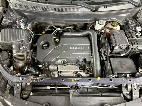 Used 2018 Chevrolet Equinox Premier w/ Infotainment II Package AWD/4WD image 34