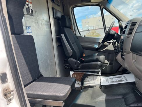 Used 2015 Mercedes-Benz Sprinter 2500 image 14