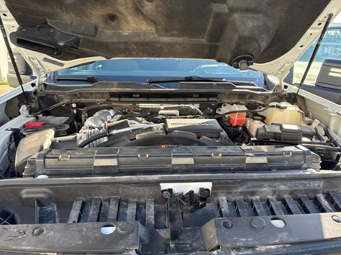 Used 2024 Chevrolet Silverado 2500 LT image 22