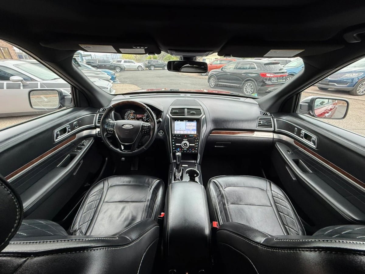 Used 2017 Ford Explorer Platinum AWD/4WD image 47