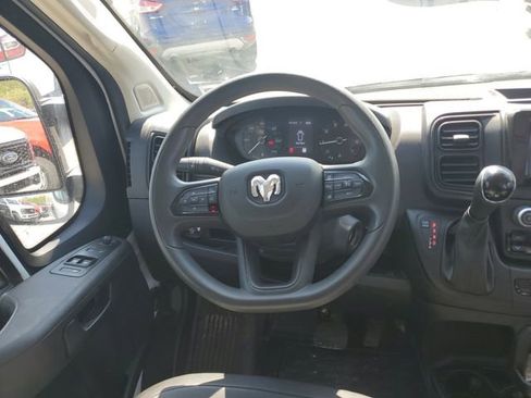 Used 2025 RAM ProMaster 2500 w/ Convenience Group FWD image 11