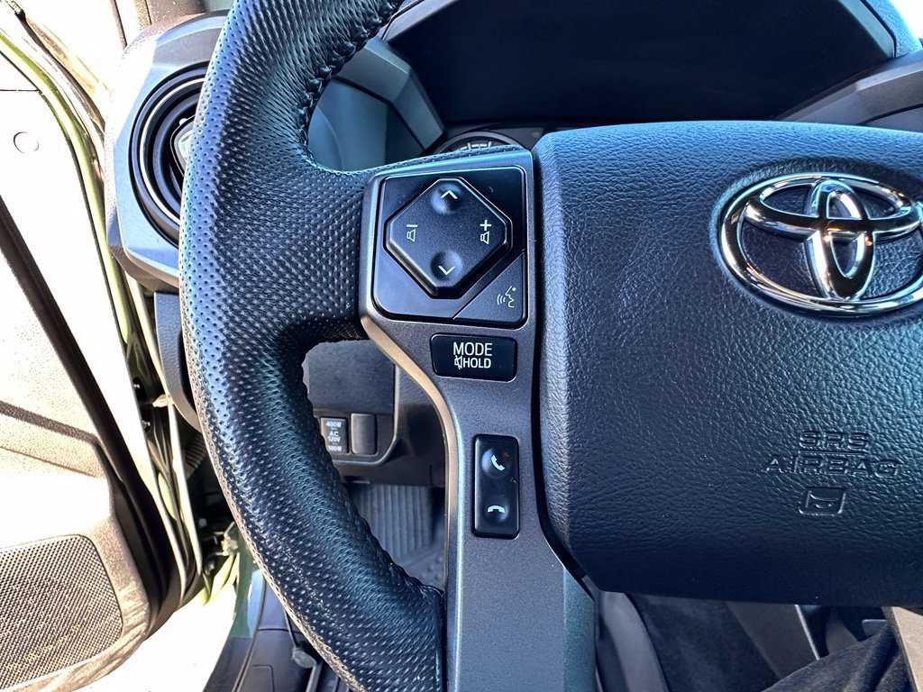 Used 2022 Toyota Tacoma TRD Sport AWD/4WD image 35