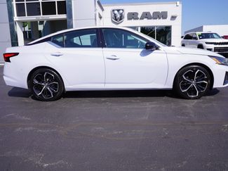 Used 2024 Nissan Altima 2.5 SR FWD video 2