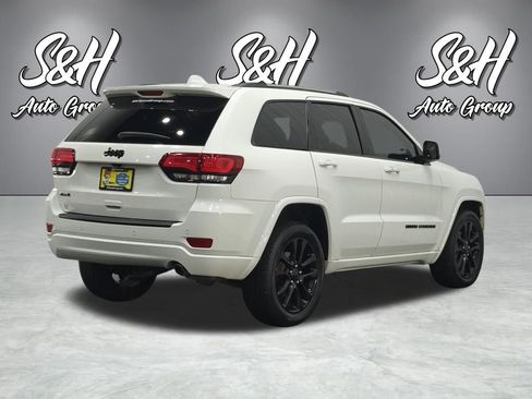 Used 2020 Jeep Grand Cherokee Altitude AWD/4WD image 18