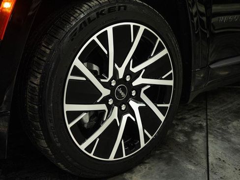 Used 2025 Jeep Wagoneer S Limited image 3