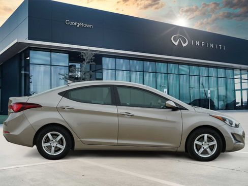 Used 2015 Hyundai Elantra SE image 4